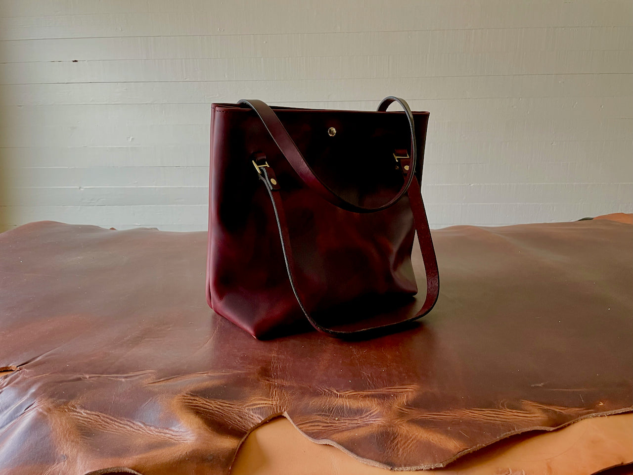 Tote #5008 | OXBLOOD | MEDIUM