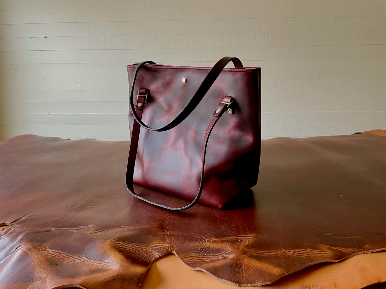 Tote #5008 | OXBLOOD | MEDIUM